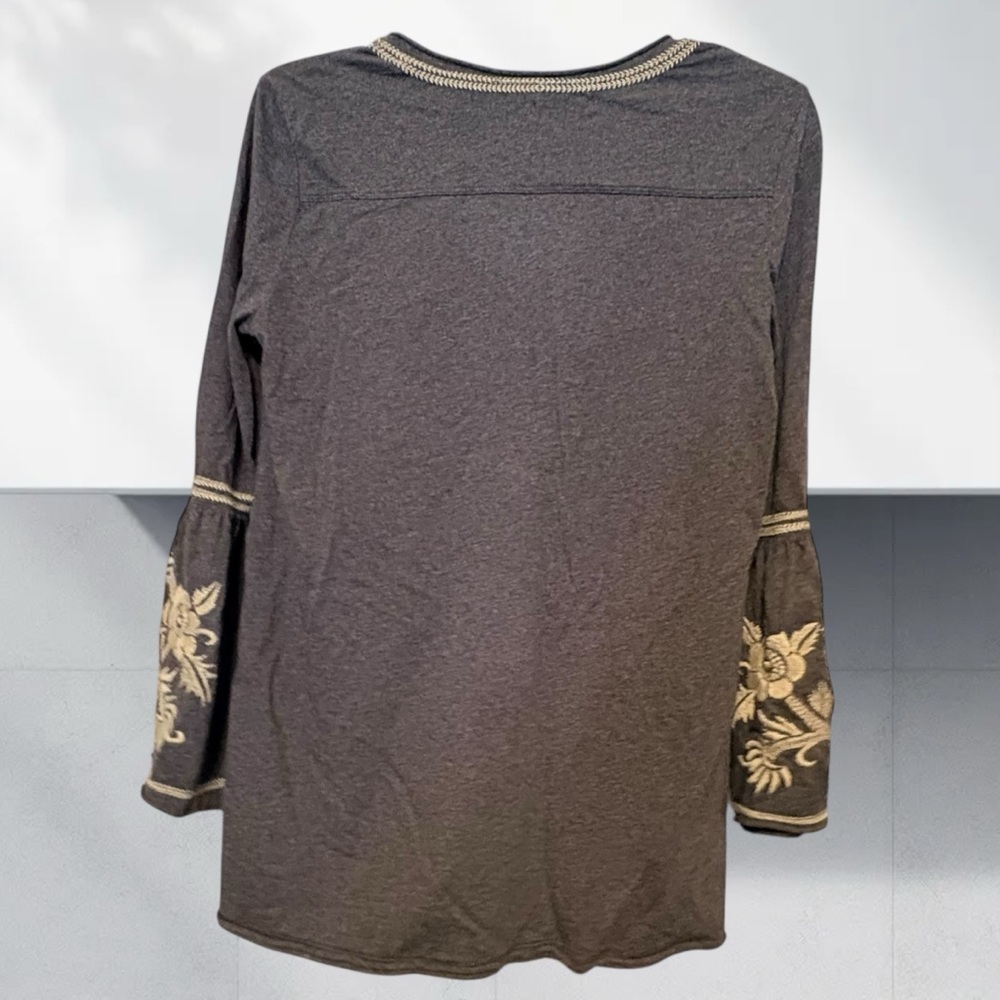 Johnny Was V-Neck Top Gray Cream Bird Embroidery Bell Sleeves Small - Picture 4 of 4